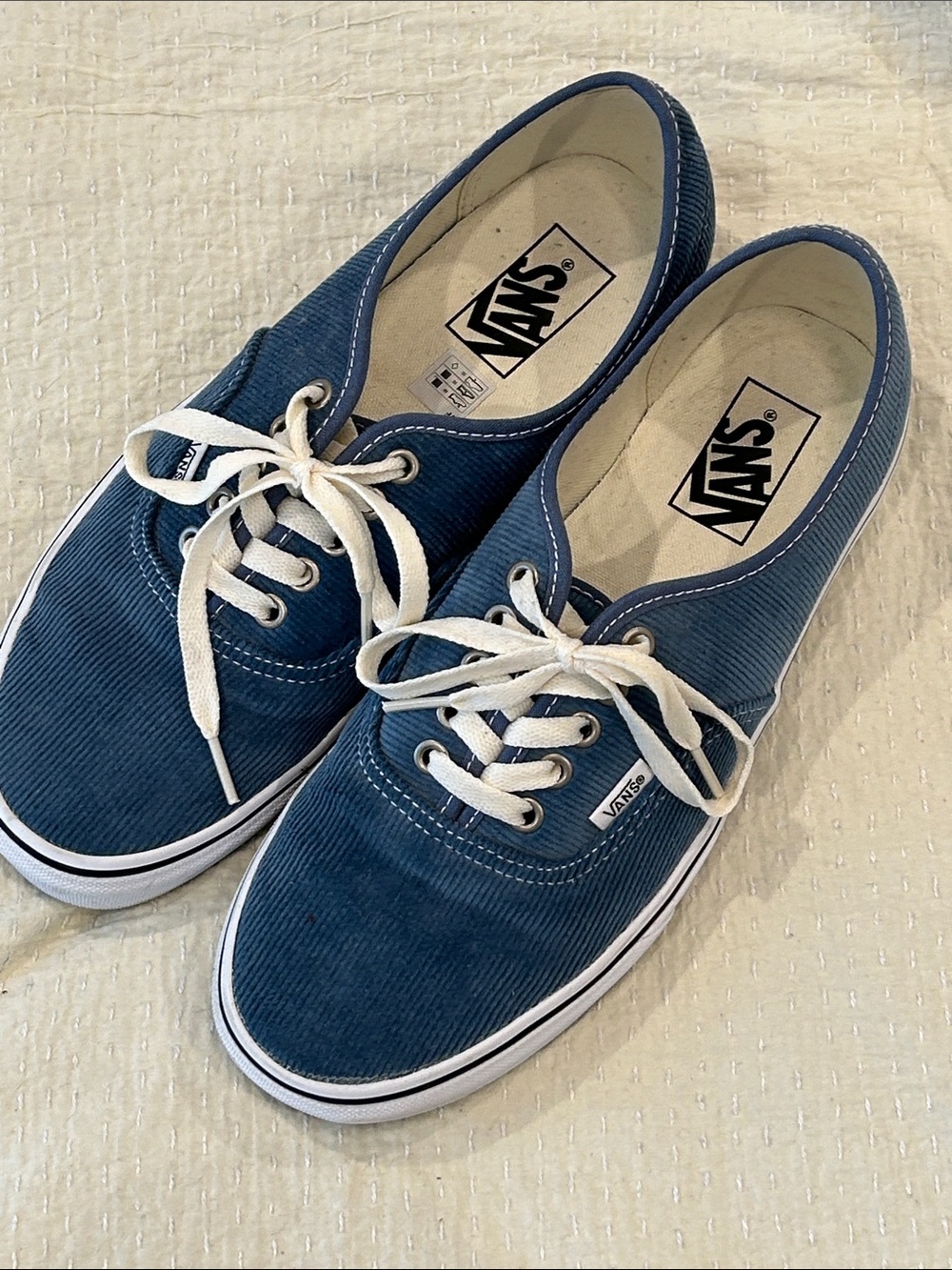 Vans Women’s Navy Blue Corduroy Lace-Up Sneakers